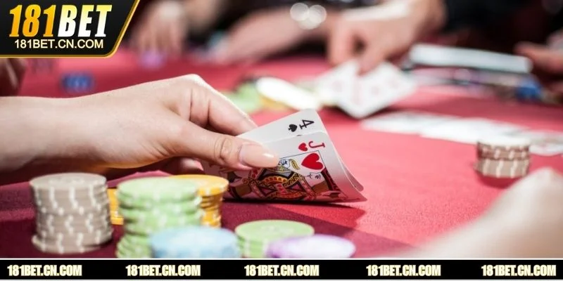 Người chơi cần linh hoạt bố trí bài và tránh để đối thủ bắt bài 